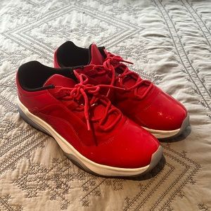 2022
Air Jordan 11 CMFT Low 'University Red'